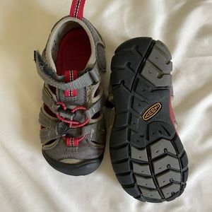 Keen 3T boy sandals